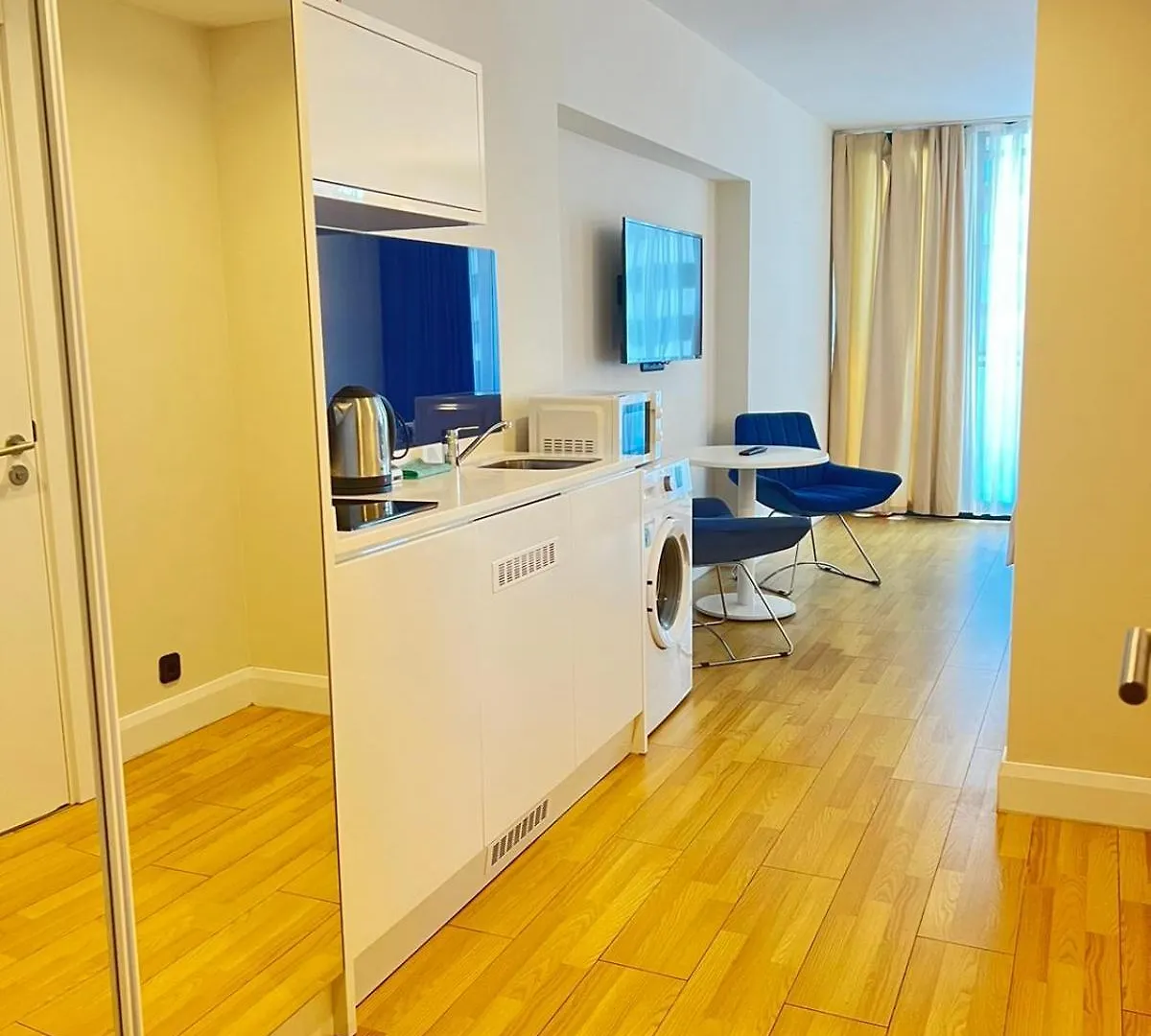 Apartment N1 Batumi Orbi City アパートホテル